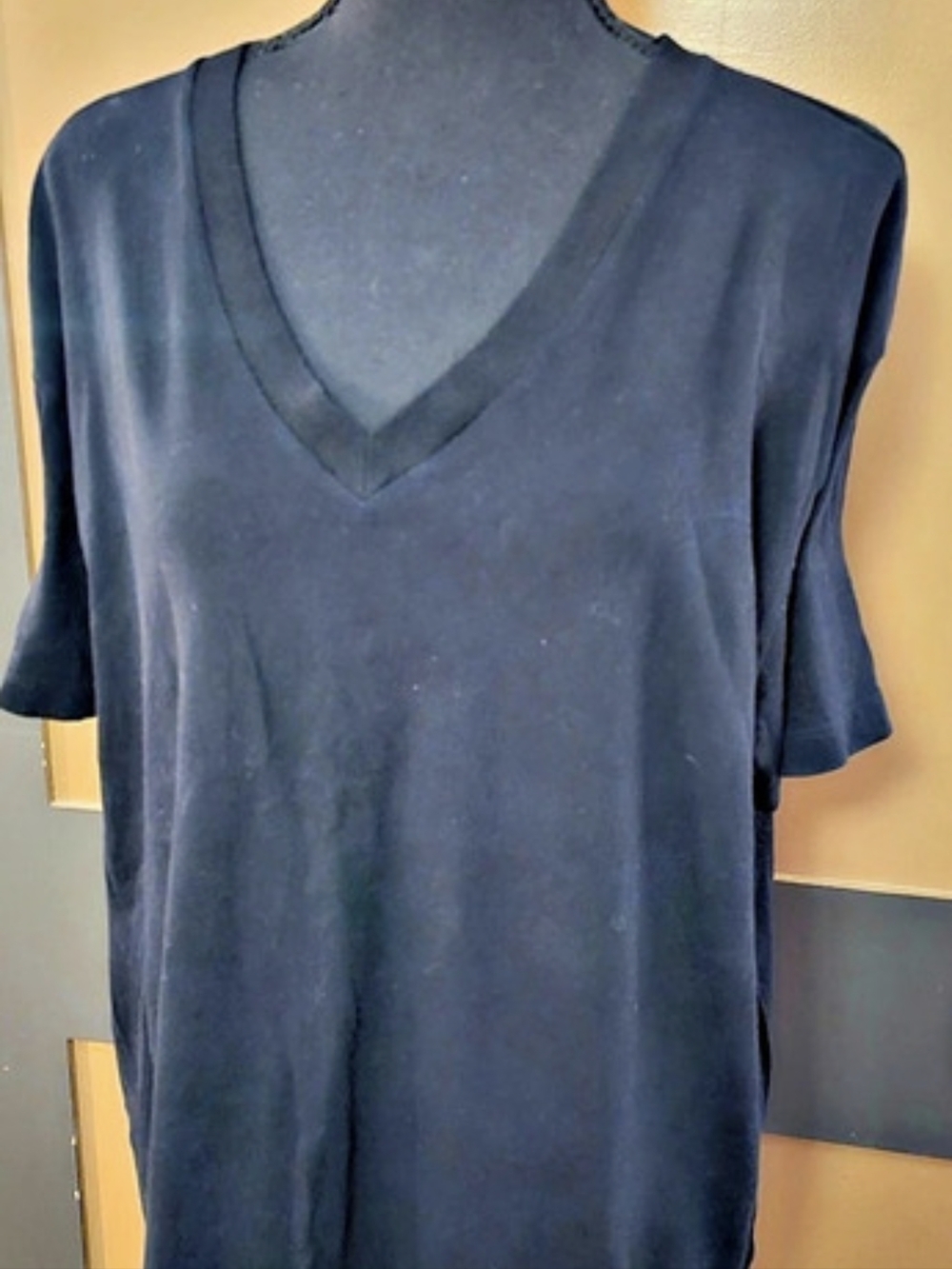 GAP Best Deep V-Neck Women's XL ✨️Like New✨️